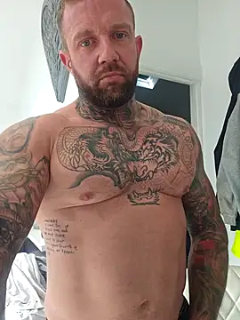 Snapshot of tattedmuscle1 chatting on 11, 10, 2025 tattedmuscle1 online show from 11, 10, 2025
