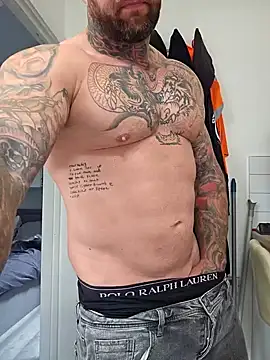 Snapshot of tattedmuscle1 chatting on 12, 10, 2025 tattedmuscle1 online show from 12, 10, 2025