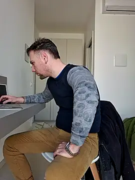 mrlyuis online show from 24, 2, 2026