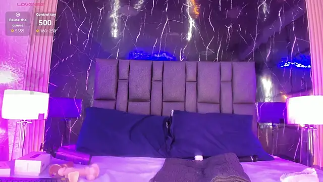 BustyGlow online show from 19, 3, 2026