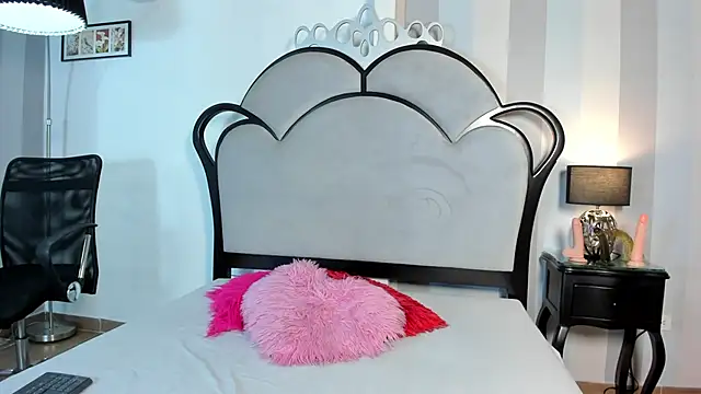 MiaAmore  online show from 30, 6, 2026