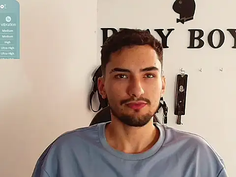 Snapshot of AlekRuizx chatting on 10, 10, 2025 AlekRuizx online show from 10, 10, 2025