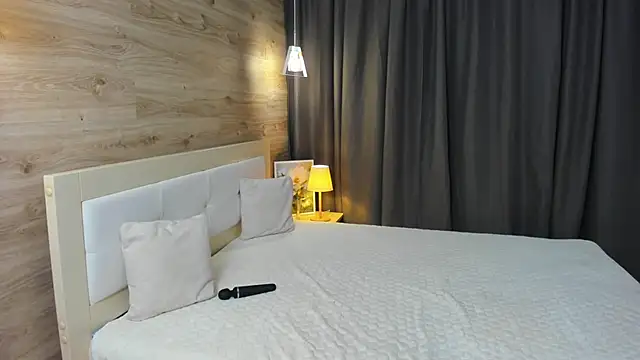 Babyy Lynaa online show from 15, 10, 2025