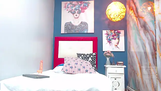 Dianita bitch online show from 13, 9, 2025