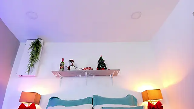 LuciaBenett  online show from 9, 1, 2026