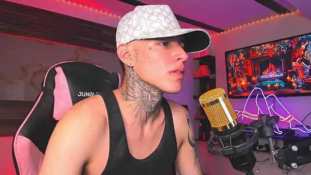 Snapshot of conor_2004 chatting on 2, 12, 2025 conor 2004 online show from 2, 12, 2025