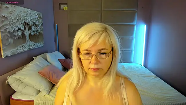 Snapshot of Hella_Fabel chatting on 24, 5, 2026 Hella Fabel online show from 24, 5, 2026
