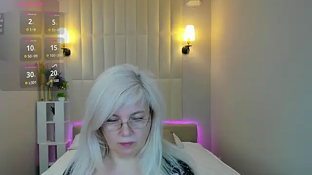 Snapshot of Hella_Fabel chatting on 8, 6, 2026 Hella Fabel online show from 8, 6, 2026