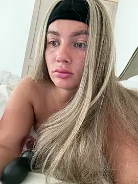 little lola x online show from 12, 5, 2026