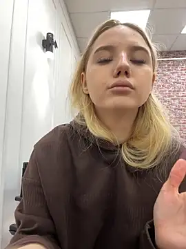 Sky Cutie online show from 31, 10, 2025