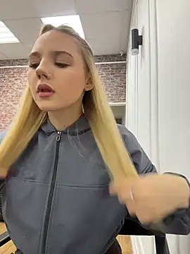 Sky Cutie online show from 8, 11, 2025