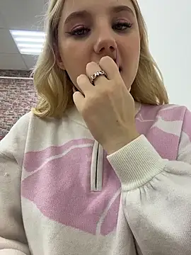 Sky Cutie online show from 1, 12, 2025