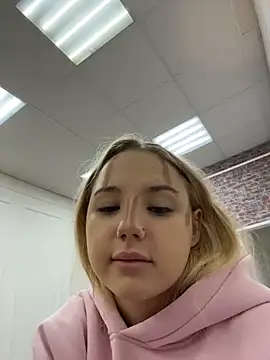 Sky Cutie online show from 8, 2, 2026