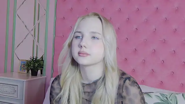 Sky Cutie online show from 2, 4, 2026