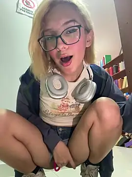 Snapshot of SweetBunnyGF chatting on 29, 5, 2026 SweetBunnyGF online show from 29, 5, 2026