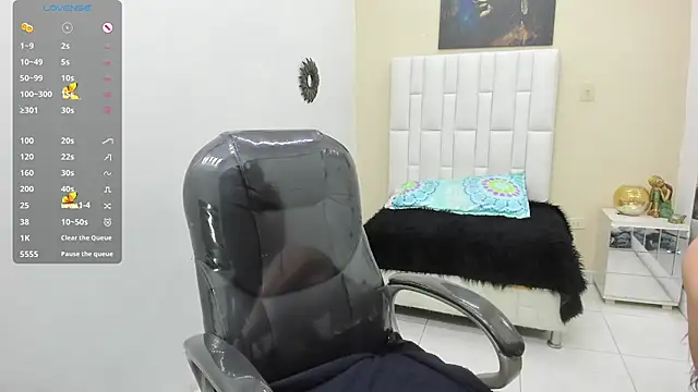 venus cortez online show from 12, 11, 2025