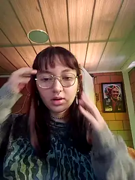 Snapshot of Violetaa_Leee chatting on 19, 9, 2025 Violetaa Leee online show from 19, 9, 2025