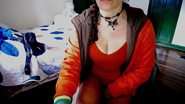 Snapshot of fenix_colette chatting on 20, 5, 2026 fenix colette online show from 20, 5, 2026