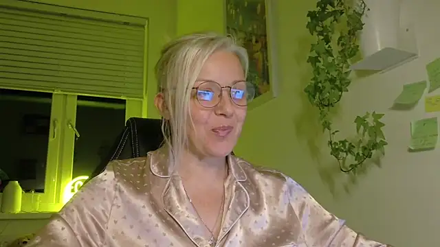 Linsy Kim online show from 6, 3, 2026