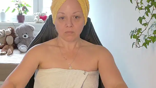 Linsy Kim online show from 15, 3, 2026