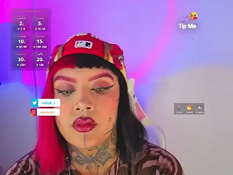 Snapshot of Adamsniki chatting on 16, 9, 2025 Adamsniki online show from 16, 9, 2025