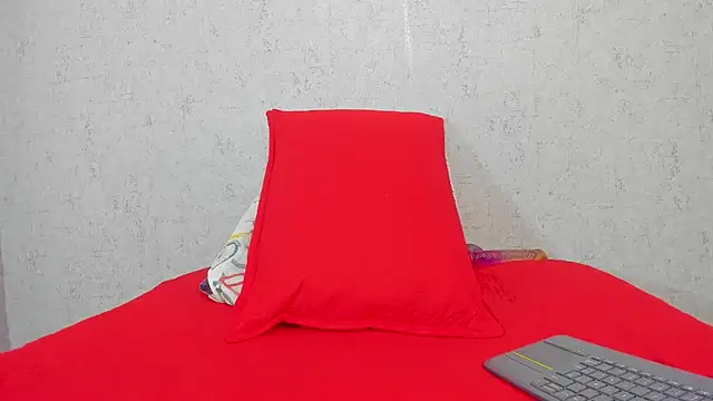 Snapshot of scarlett646 chatting on 17, 10, 2025 scarlett646 online show from 17, 10, 2025