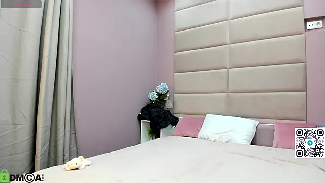 Adeline Perle online show from 24, 10, 2025