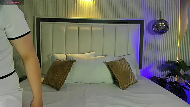 MariathLittle online show from 24, 10, 2025