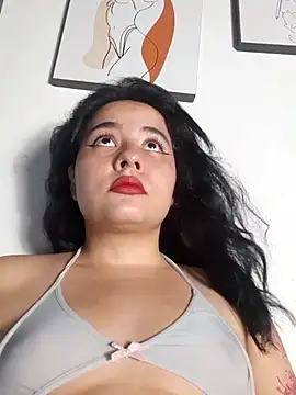 Snapshot of Yuli-27 chatting on 3, 11, 2025 Yuli-27 online show from 3, 11, 2025