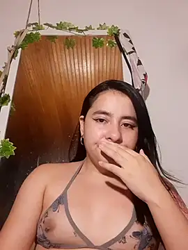 Snapshot of Yuli-27 chatting on 20, 11, 2025 Yuli-27 online show from 20, 11, 2025