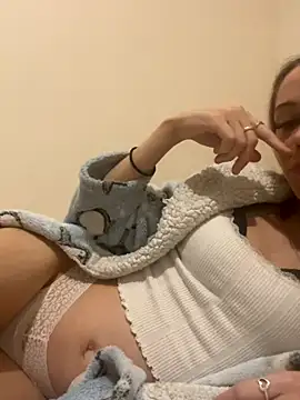 Angelloverxo online show from 4, 12, 2025