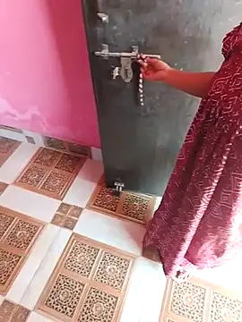 Snapshot of Aaradhya_Sharma chatting on 16, 10, 2025 Aaradhya Sharma online show from 16, 10, 2025