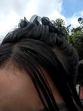 lylylove online show from 2, 10, 2025