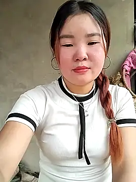 Snapshot of lylylove chatting on 6, 5, 2026 lylylove online show from 6, 5, 2026