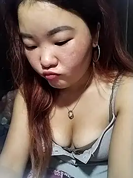 Snapshot of lylylove chatting on 17, 5, 2026 lylylove online show from 17, 5, 2026