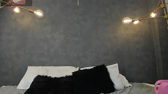 Snapshot of skailyn_angels chatting on 9, 9, 2025 skailyn angels online show from 9, 9, 2025