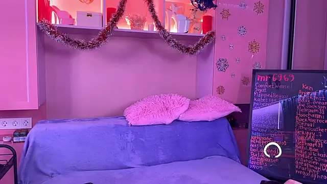 Snapshot of Crystallana chatting on 7, 1, 2025 Crystallana online show from 7, 1, 2025