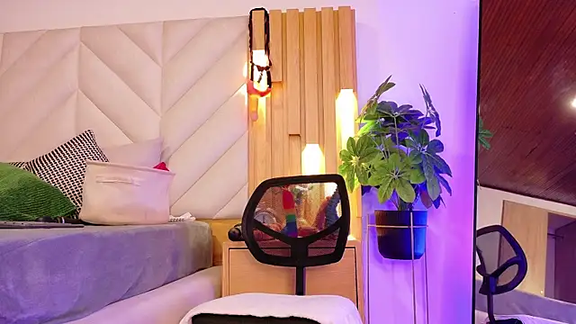 Zafiro Gem  online show from 22, 9, 2025