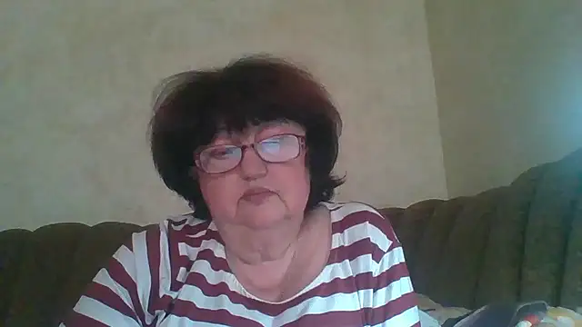 Snapshot of MilaSky5303 chatting on 19, 9, 2025 MilaSky5303 online show from 19, 9, 2025