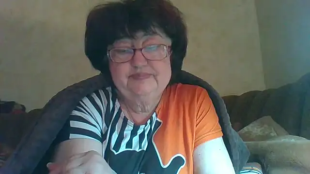 Snapshot of MilaSky5303 chatting on 3, 10, 2025 MilaSky5303 online show from 3, 10, 2025