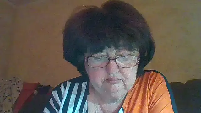 Snapshot of MilaSky5303 chatting on 4, 10, 2025 MilaSky5303 online show from 4, 10, 2025