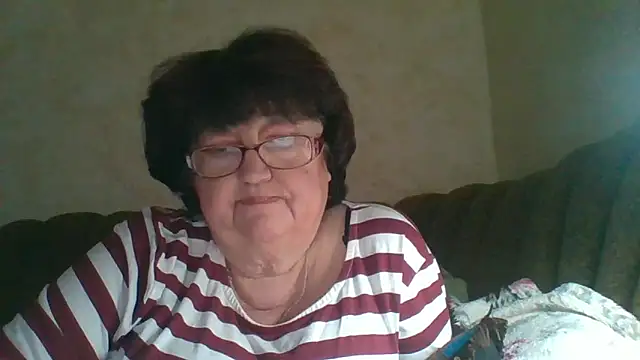 Snapshot of MilaSky5303 chatting on 6, 10, 2025 MilaSky5303 online show from 6, 10, 2025