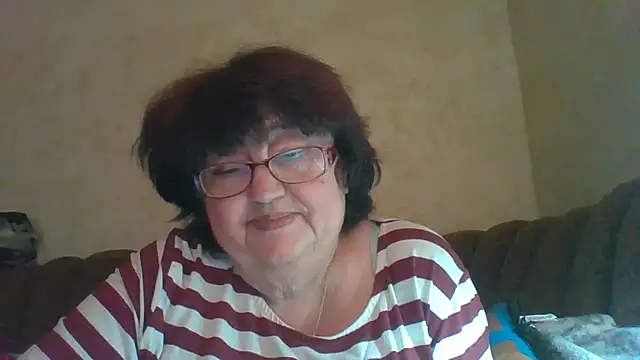 Snapshot of MilaSky5303 chatting on 8, 10, 2025 MilaSky5303 online show from 8, 10, 2025