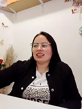 Daliz Leon online show from 23, 9, 2025