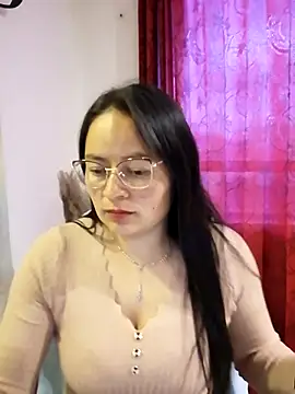 Daliz Leon online show from 22, 10, 2025