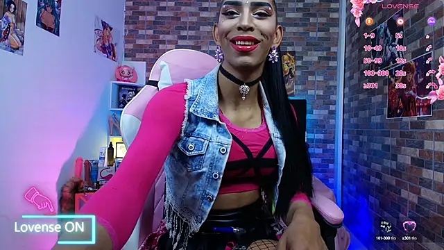 Snapshot of Starhott_ chatting on 11, 9, 2025 Starhott online show from 11, 9, 2025