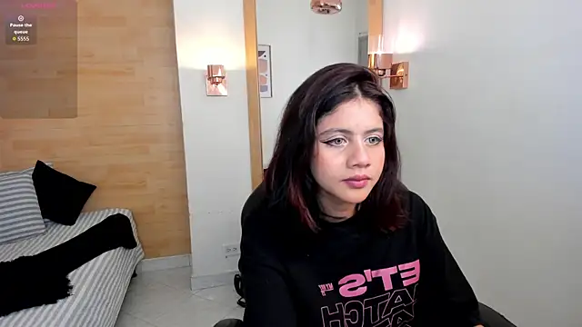 Julieth brown  online show from 14, 9, 2025