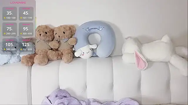 Snapshot of LuLu-Moon chatting on 24, 10, 2025 LuLu-Moon online show from 24, 10, 2025