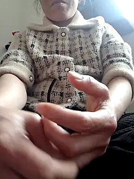 Snapshot of Maymay0033 chatting on 18, 11, 2025 Maymay0033 online show from 18, 11, 2025