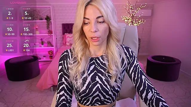 BellaRayyy online show from 14, 4, 2026